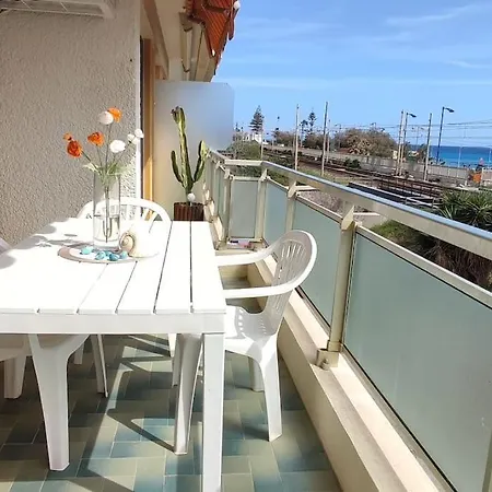 Rivamarsud - Casa Fronte Mare - Parking Privato, Aria Condizionata Bordighera