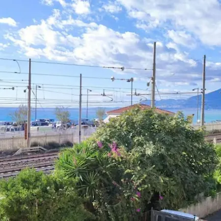 Rivamarsud - Casa Fronte Mare - Parking Privato, Aria Condizionata * Bordighera